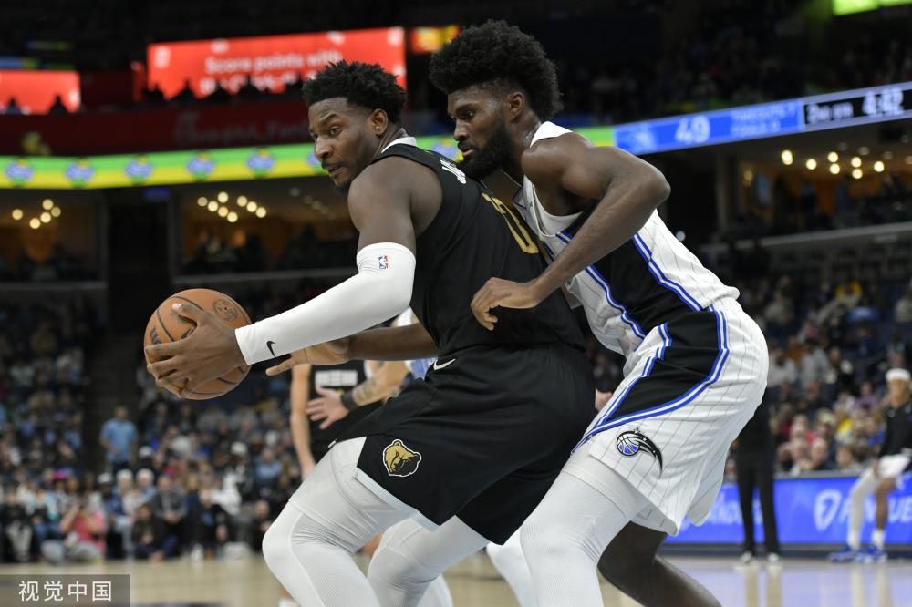 这名年轻球 这名年轻球